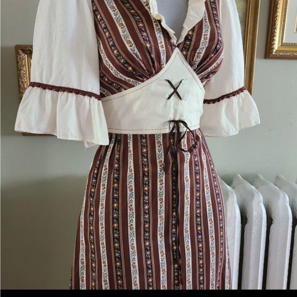 1970s Vintage Maxi Dress - Picture 5 of 12
